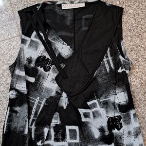 Nuovo Borgo Black & White Sleeveless Top